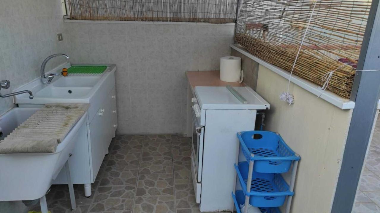 Il Girasole, Distante Solo 200 Mt. Reali Dal Mare Apartman Lido Marini Kültér fotó